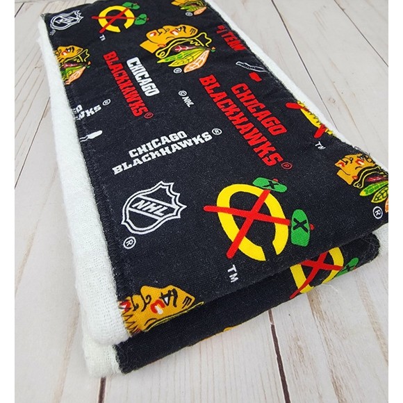 2 Chicago Blackhawks Burp Cloths Baby Feeding NHL - Picture 4 of 4